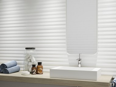 QYMH278BI40493_GLACIAR_13_G_AMBIENTE_DETALLE_GLACIAR_VENETIAN_WHITE_MATE_30X90_BANO_SZ78
